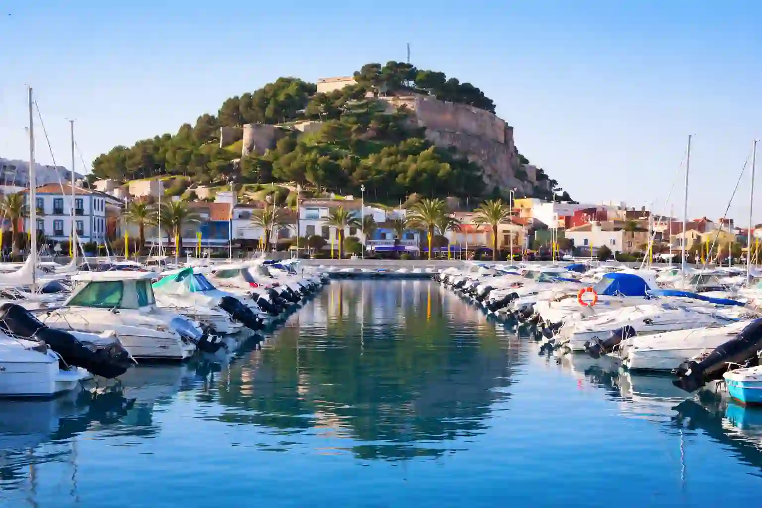 Dénia travel guide with Cova Tallada, Montgó, beaches, diving and catamaran cruises