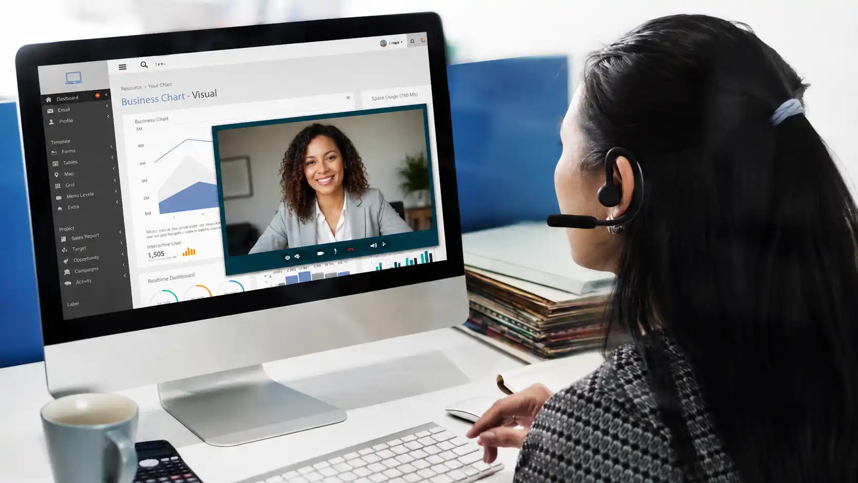 Business phone and video calls in Spanish
