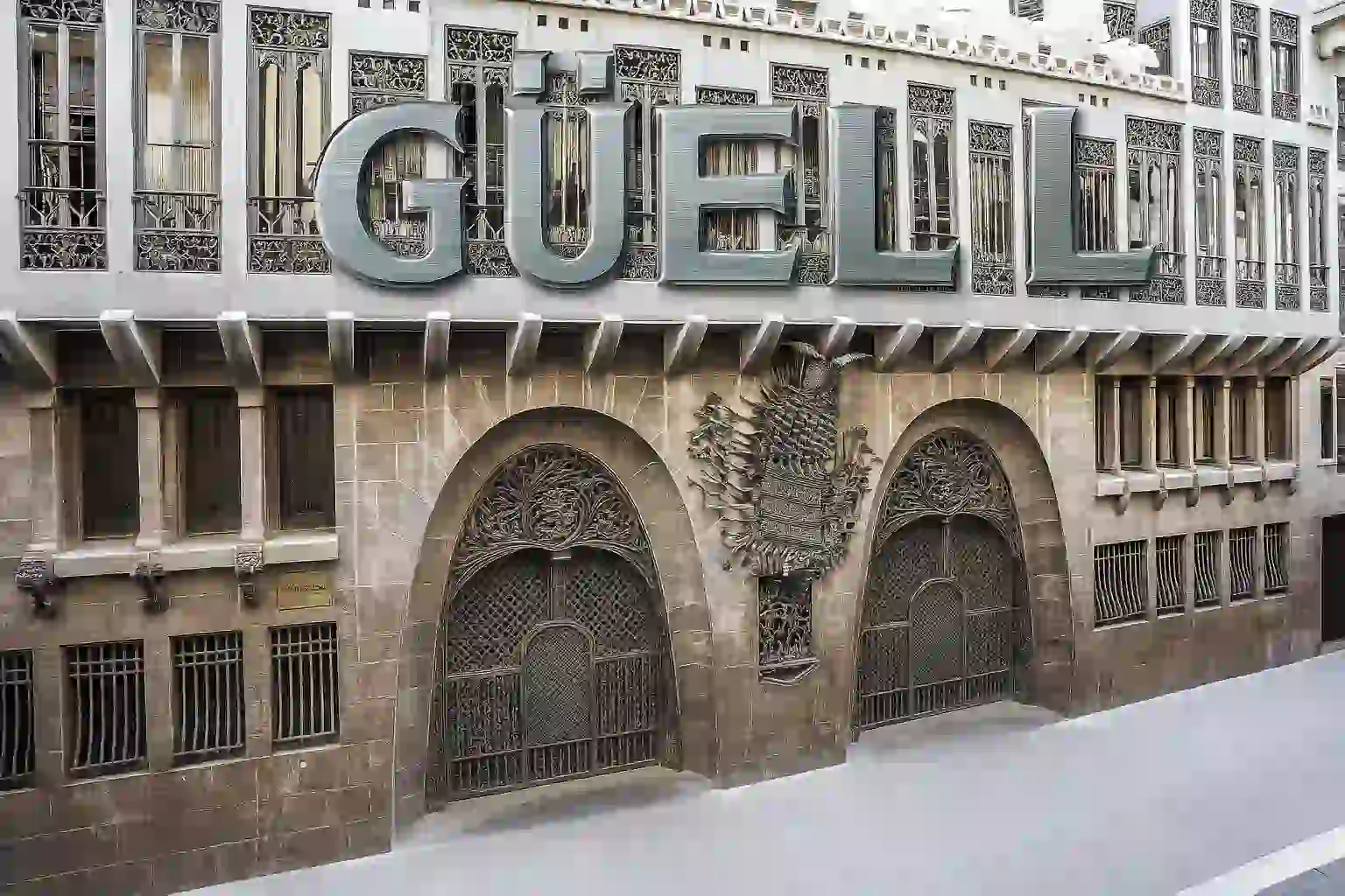 Palau Güell 1 Palau Güell – Eingang zum Stadtpalast von Antoni Gaudí